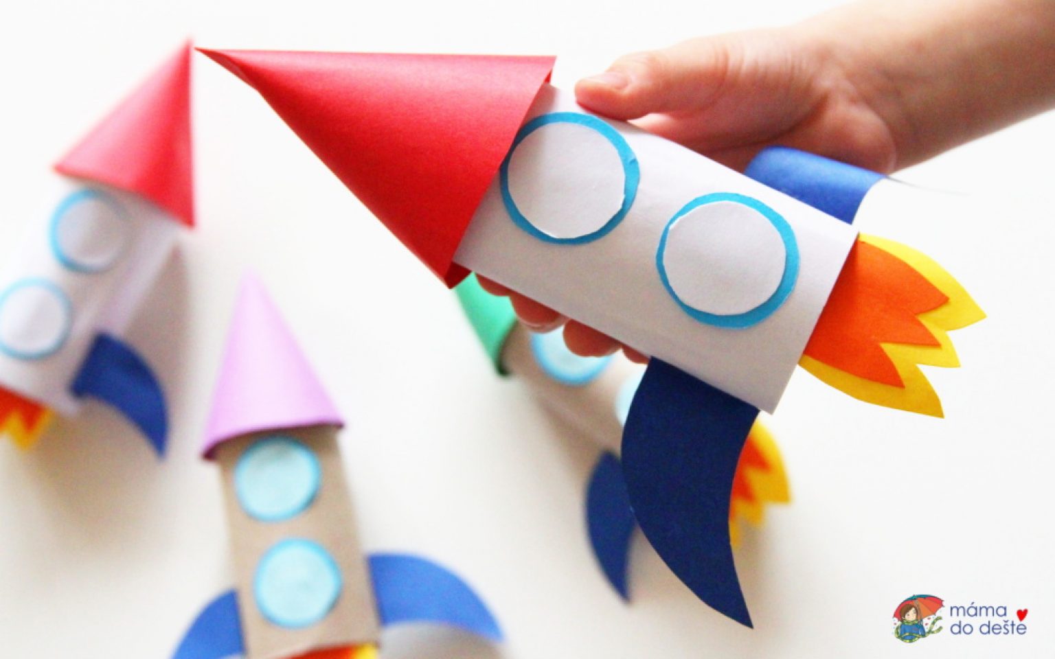 Raketa z ruličky od toaletného papiera (tvorenie pre deti)